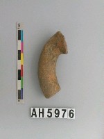 藏品(灰褐色夾砂陶把)的圖片